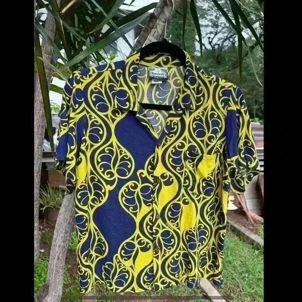 Manuhealii Top Boys Large or Women's Small Button Down Collared Hawaiian Shirt
